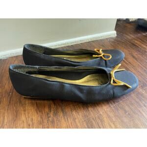 Vintage womens 7 LTD low heels